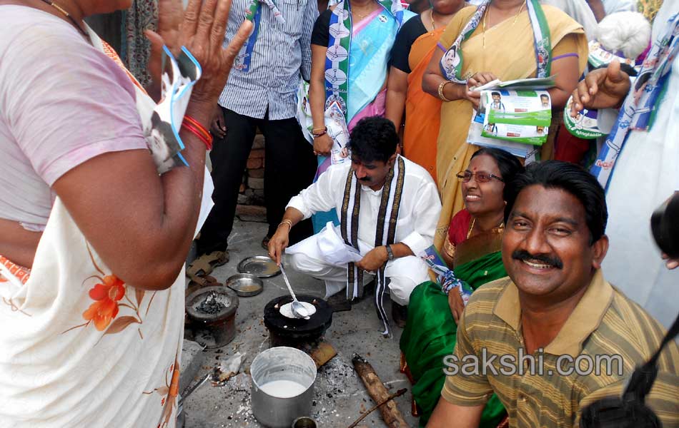 candidates of seemandhra participating with people works during election Campaign - Sakshi5