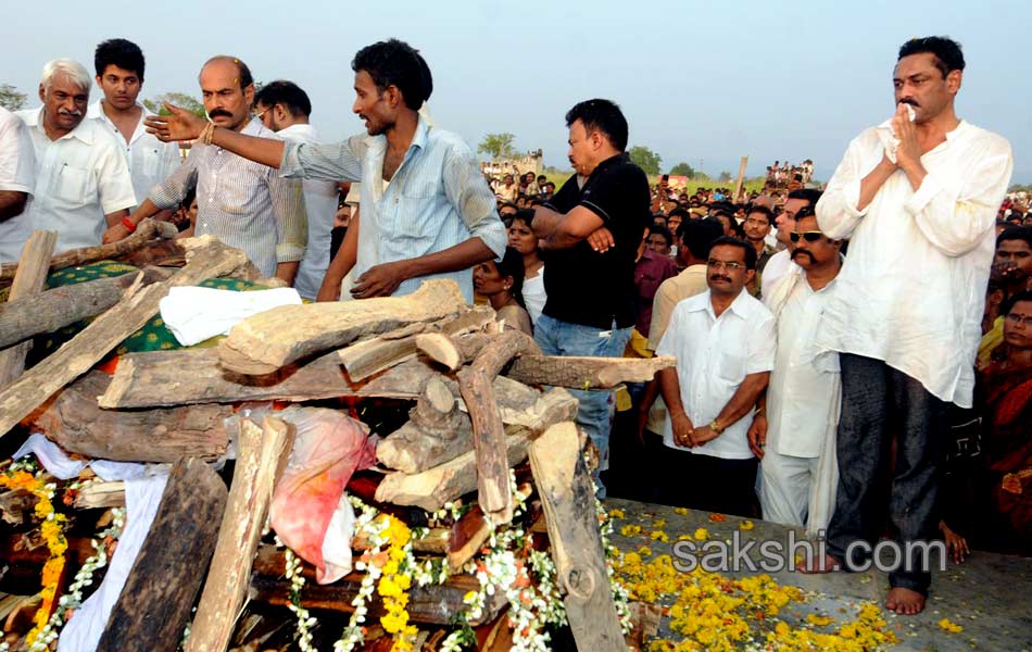 Shobha Nagireddy last rites today - Sakshi39