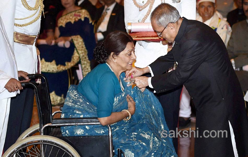 President Pranab Mukherjee presents Padma Awards 2014 - Sakshi11