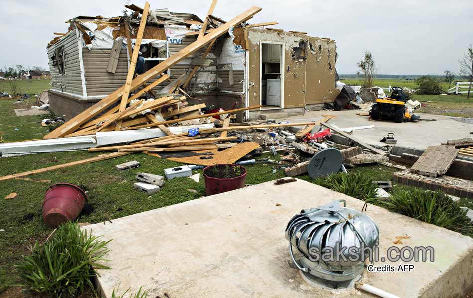 Alabama Mississippi Brace for 2nd Hit as Tornado Toll Reaches14