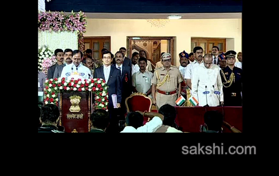 KCR sworn in heads cabinet of 11 ministers - Sakshi2