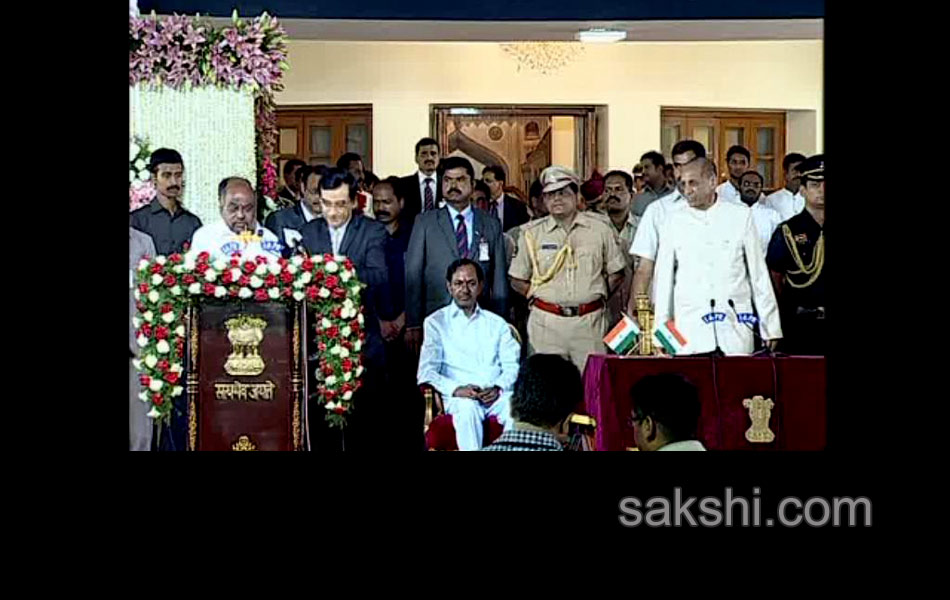 KCR sworn in heads cabinet of 11 ministers - Sakshi12