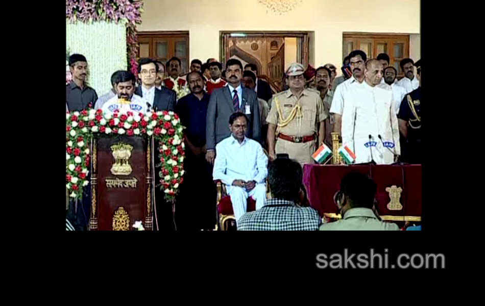 KCR sworn in heads cabinet of 11 ministers - Sakshi13