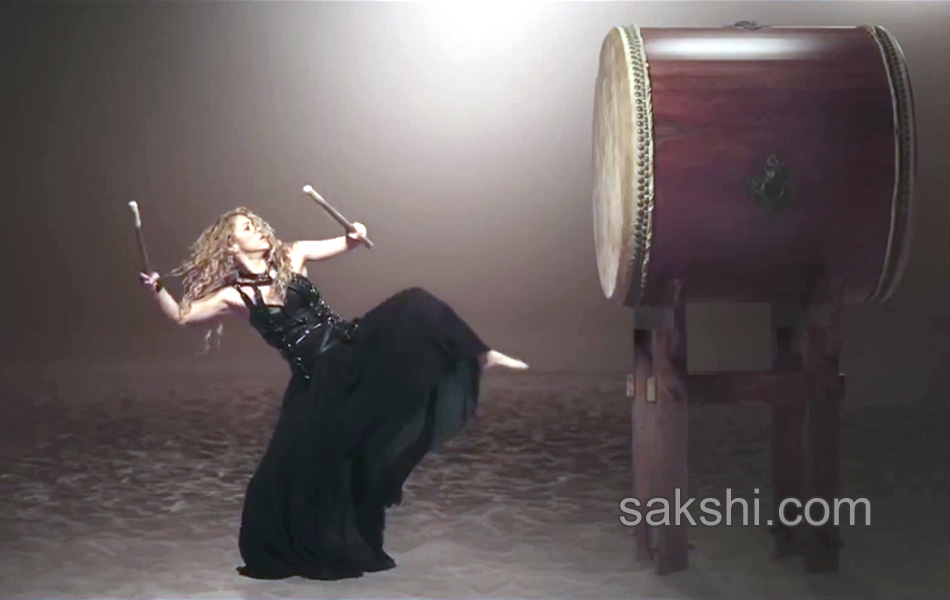 Shakira s la la la song images - Sakshi16