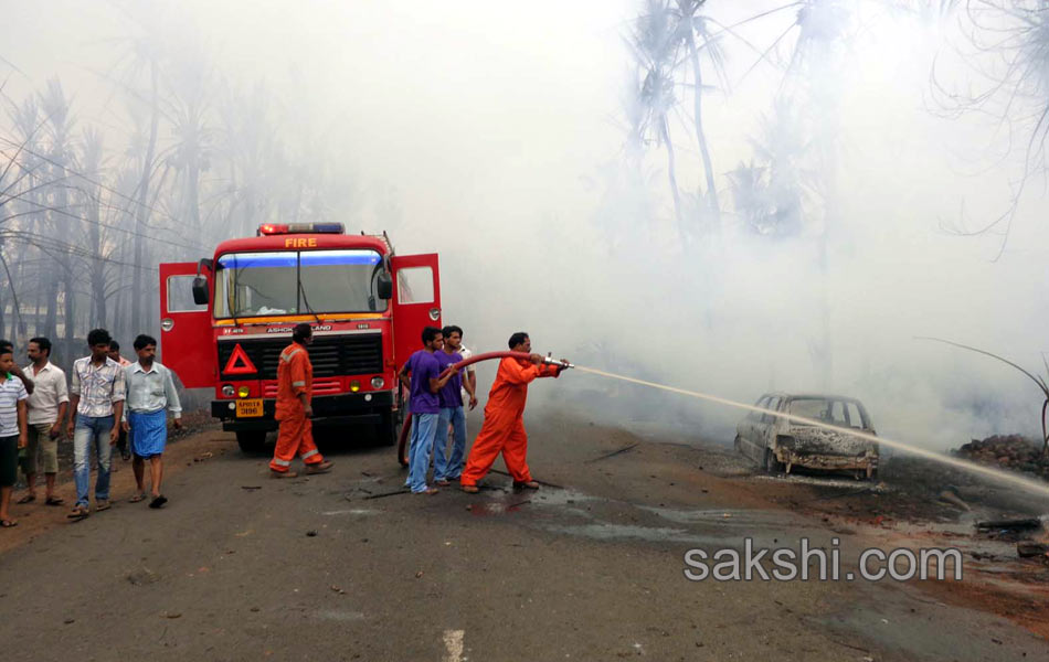 gail gas pipeline blast causes 16 deaths - Sakshi37