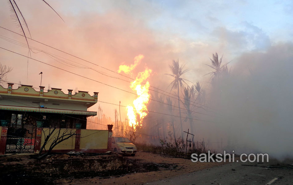 gail gas pipeline blast causes 16 deaths - Sakshi40