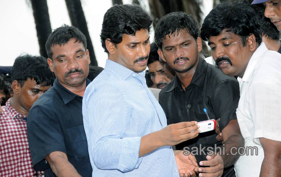 jagan visits nagaram - Sakshi7