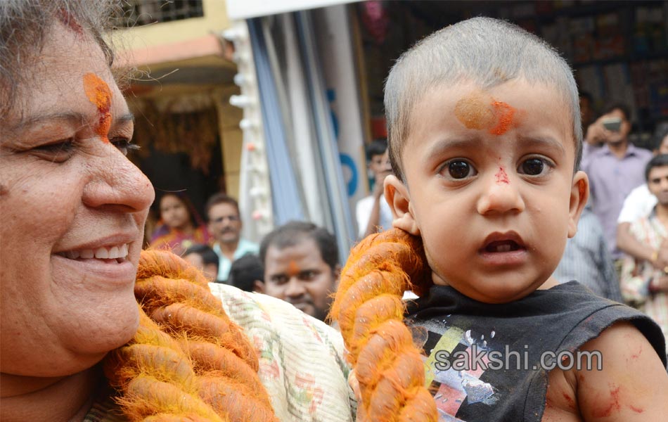 begin to telangana bonalu festival - Sakshi7