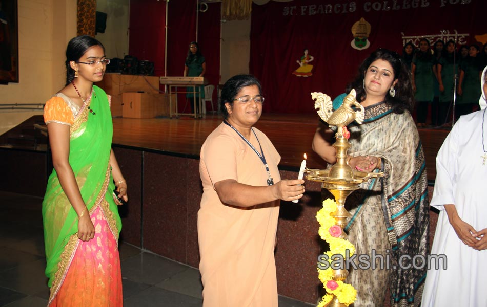 freshers day party at st francis - Sakshi9