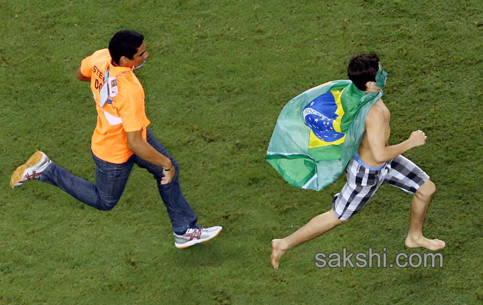 brazil wins over colombia and enters into semi final - Sakshi8