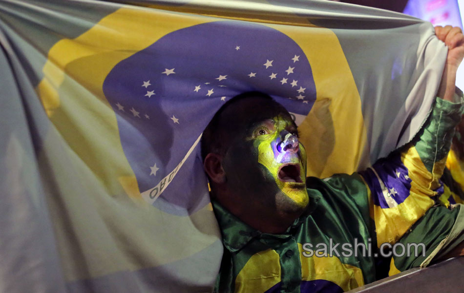 brazil wins over colombia and enters into semi final - Sakshi13