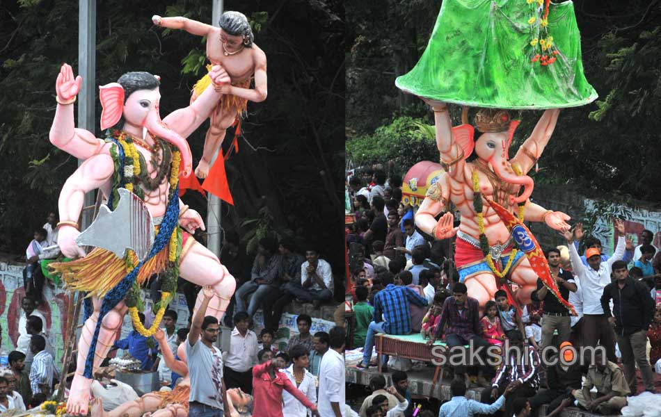 Hyderabad bid emotional farewell to Lord Ganesh - Sakshi17