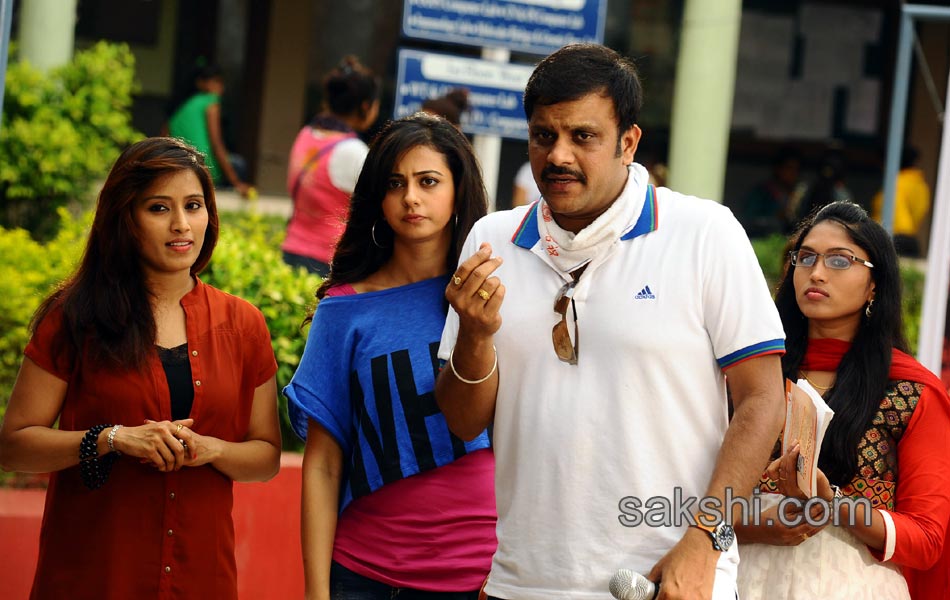 Loukyam Movie Working Stills2