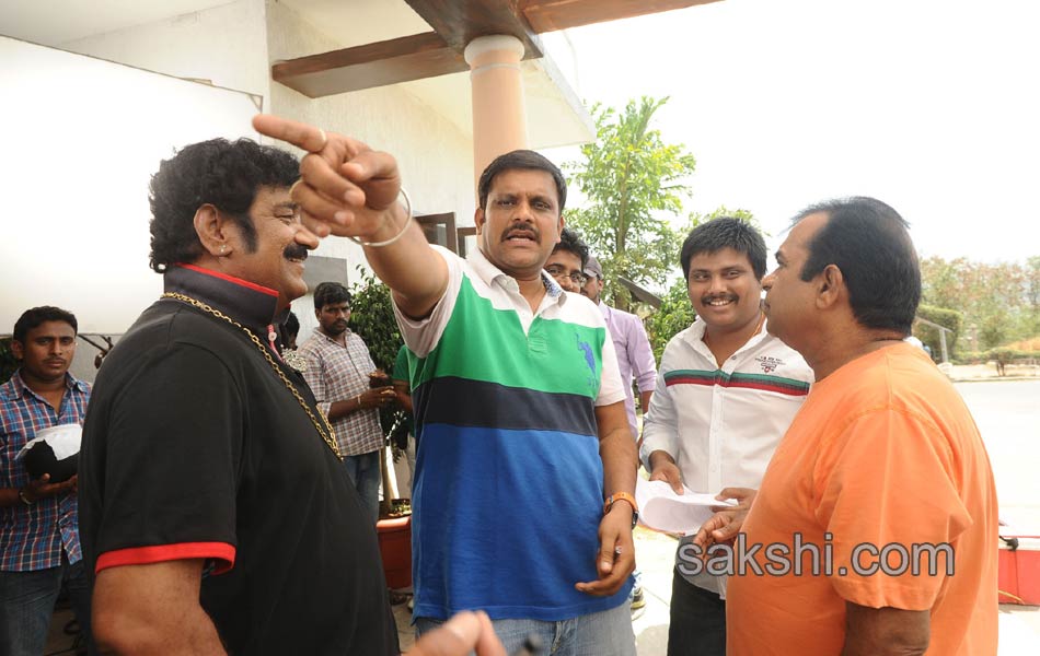 Loukyam Movie Working Stills11