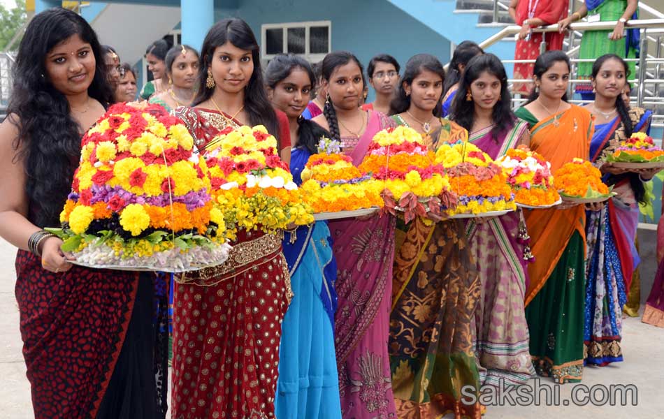 Bathukamma celebrations started at hyderabad city3