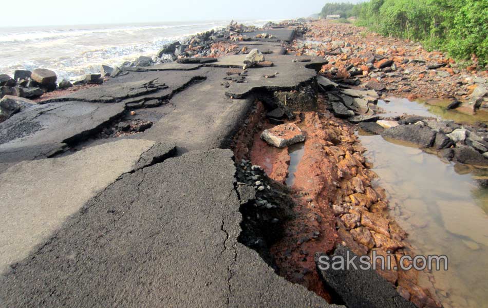 Cyclone Hudhud in Vizag - Sakshi20