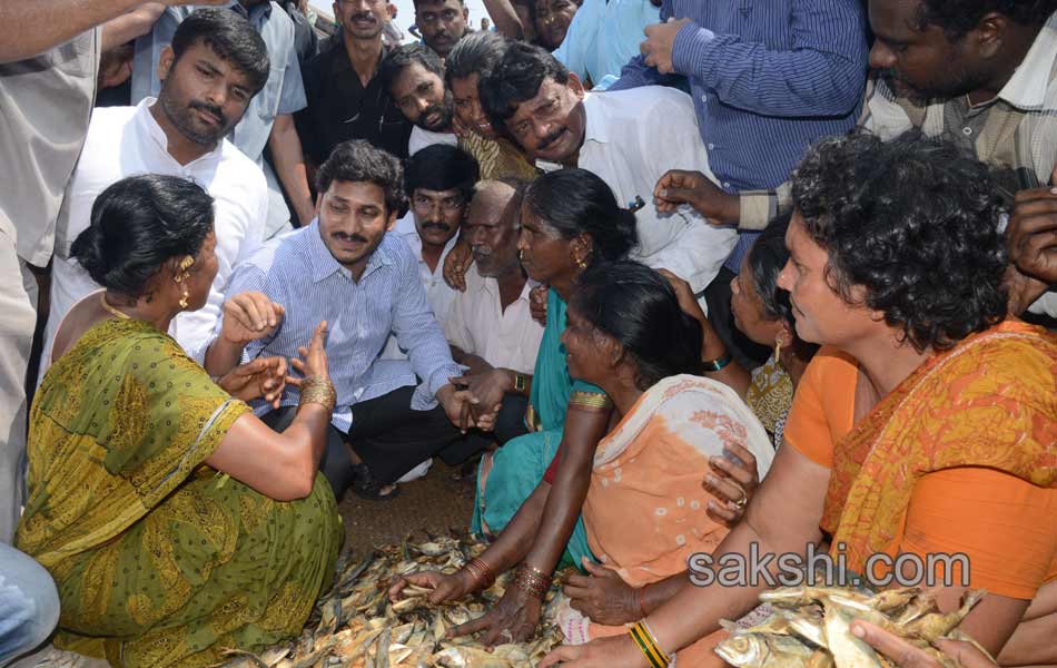 Y S Jagan Mohan Reddy to tour cyclone affected areas - Sakshi9