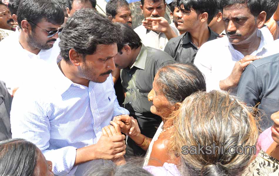 Y S jagan mohan reddy  to tour cyclone affected areas - Sakshi9