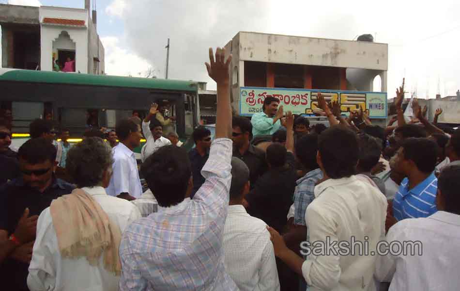 Y S jagan mohan reddy  to tour cyclone affected areas - Sakshi13