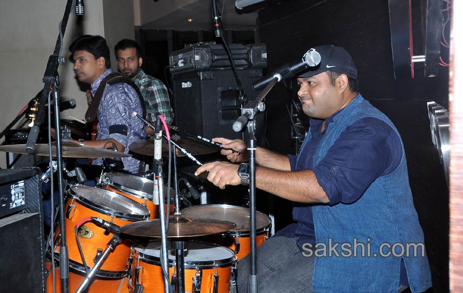 SS Thaman live performance at Hard Rock Cafe in Hyderabad - Sakshi12