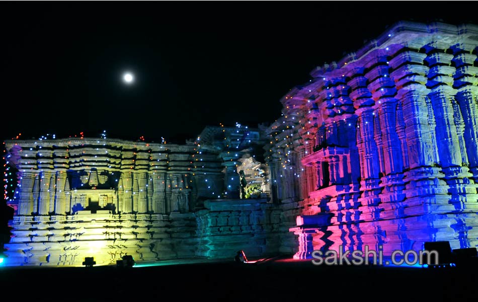 1000 pillar temple - Sakshi2