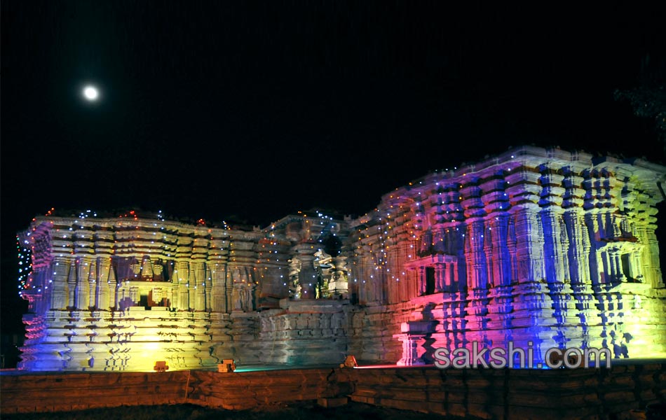 1000 pillar temple - Sakshi5