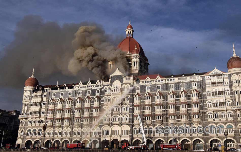 bomb blast in mumbai tajmahal hotel13