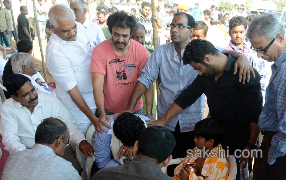 completion of nandamuri janakiram last rites - Sakshi2