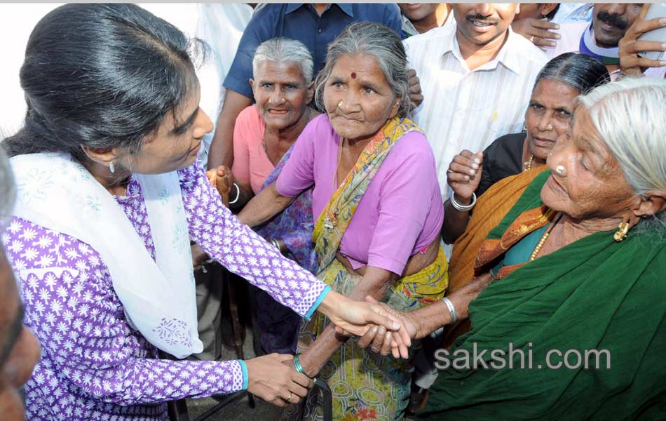 sharmila s paramarsha yatra13