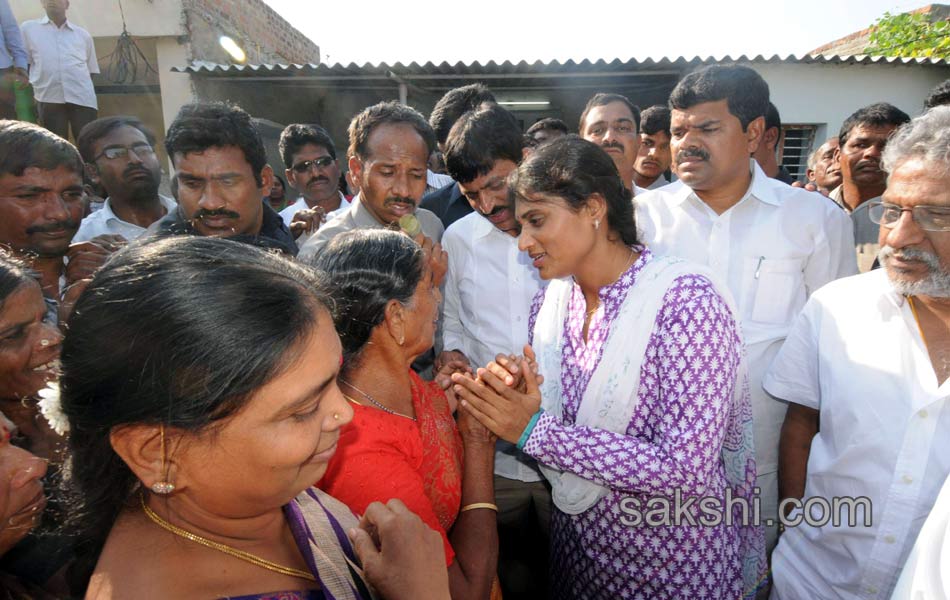 sharmila s paramarsha yatra17