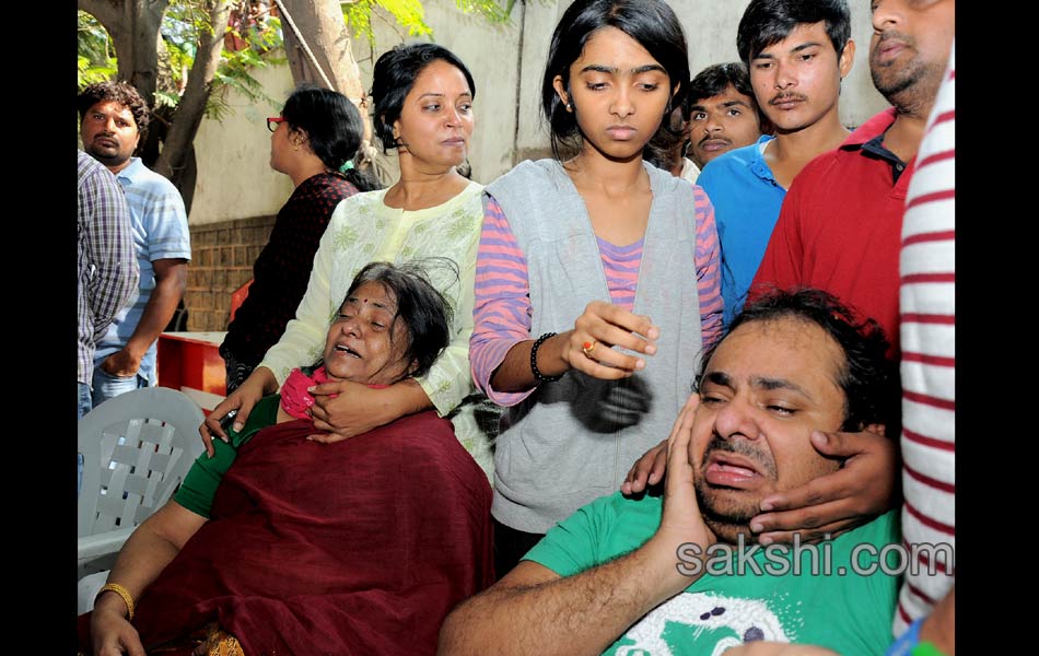 Tollywood Industry pay tributes to Music director Chakri4