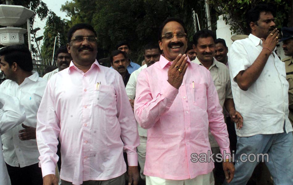 six new ministers portfolios in telangana state - Sakshi11