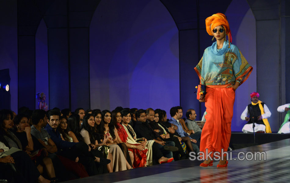 fashion show at taj krishna5