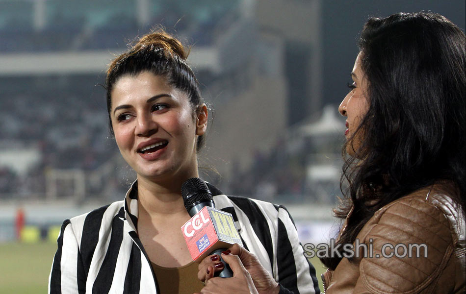 CCL 5 Bhojpuri Dabanggs Vs Telugu Warriors Match - Sakshi3