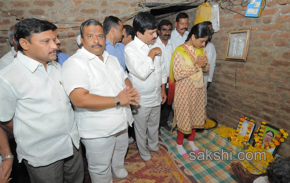 seventh day of sharmila tour in Nalgonda district11