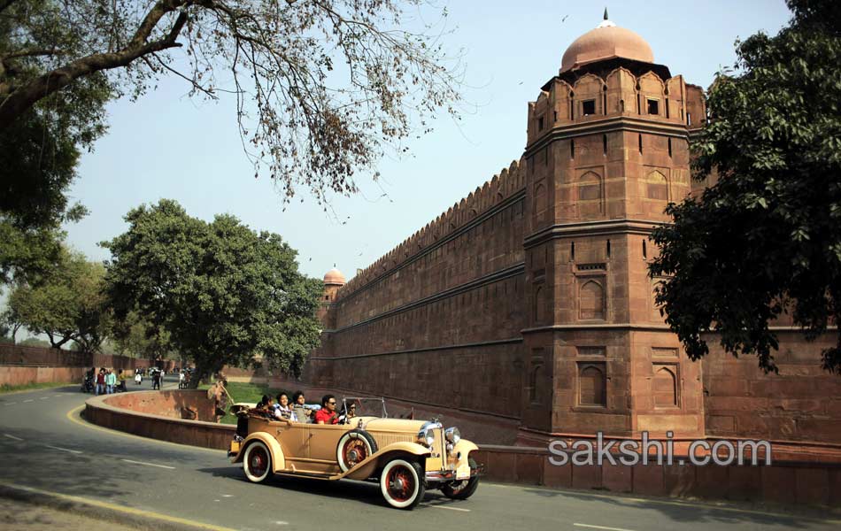 vintage car rally at delhi13