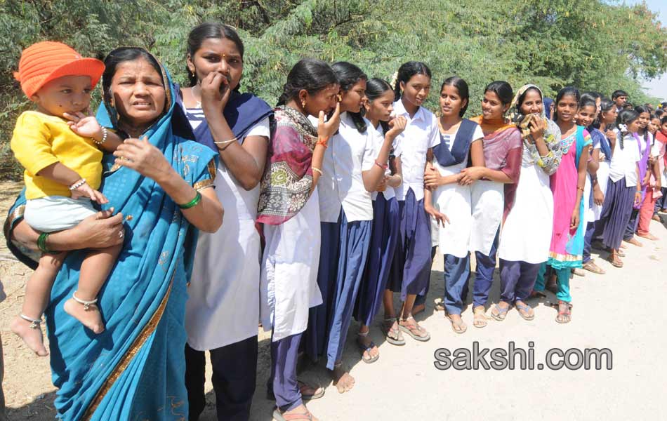 Ys jagan raithu bharosa yatra 3rd day - Sakshi6