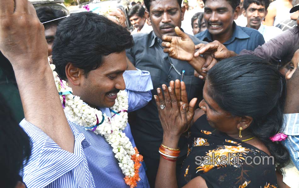 ys jagan mohan reddy tours in vizag district - Sakshi3