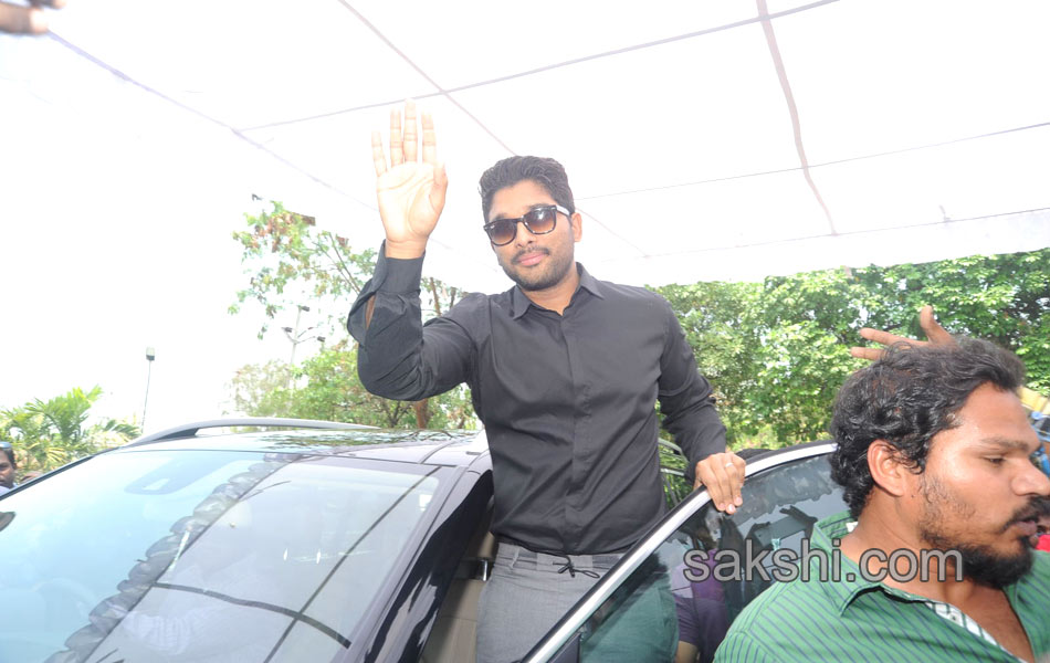 Allu Arjun Birthday celebrations 20153