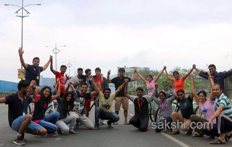 Raahgiri Connought Place gets a Flash mob on women empowerment8