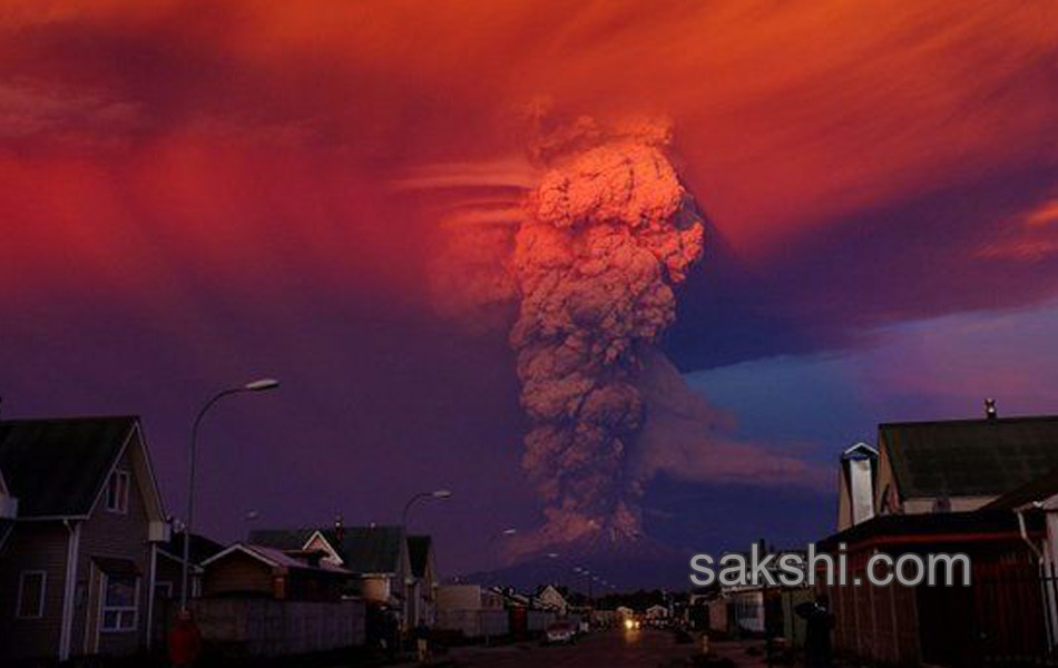 Evacuation as Calbuco volcano erupts in Chile1