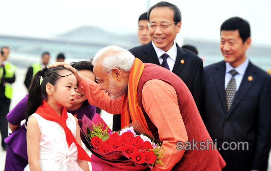 Indian Prime Minister Narendra Modi begins key China visit11