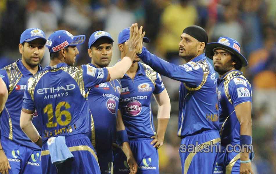 mumbai indians enters into final15