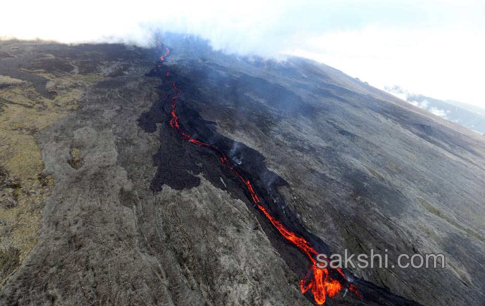 FRANCE OVERSEAS VOLCANO1