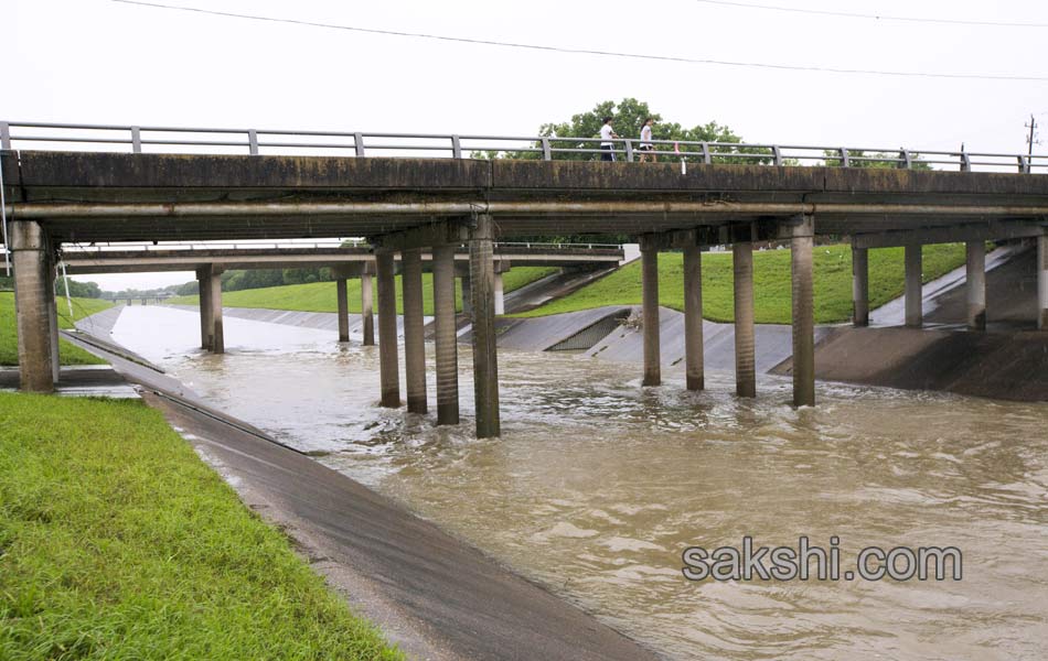 Floods in America - Sakshi13