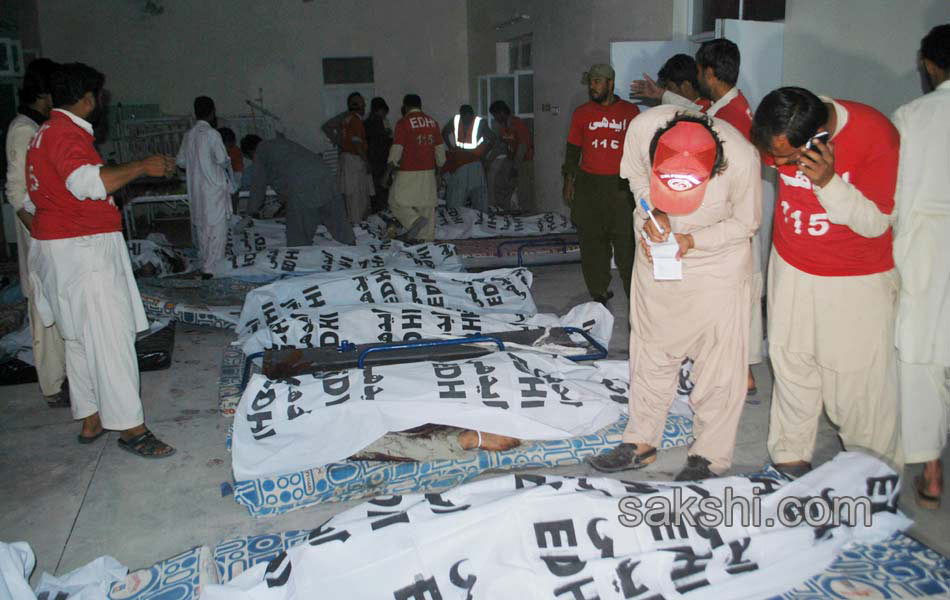 Militants kill 20 passengers in pakistan1