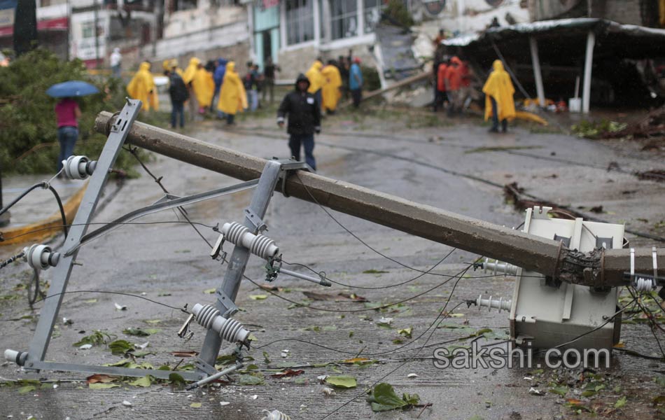 MEXICO WEATHER STORM CARLOS13