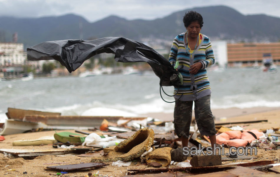 MEXICO WEATHER STORM CARLOS14