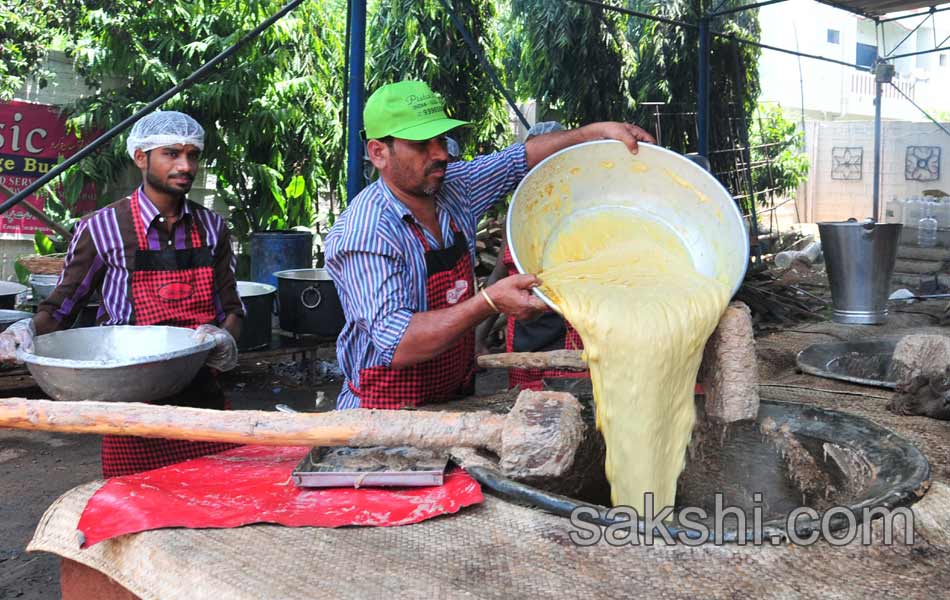 haleem in hyderabad pista house - Sakshi15