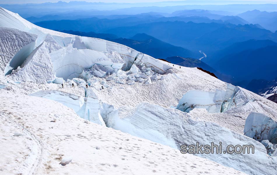 Climbing Mount Rainier5